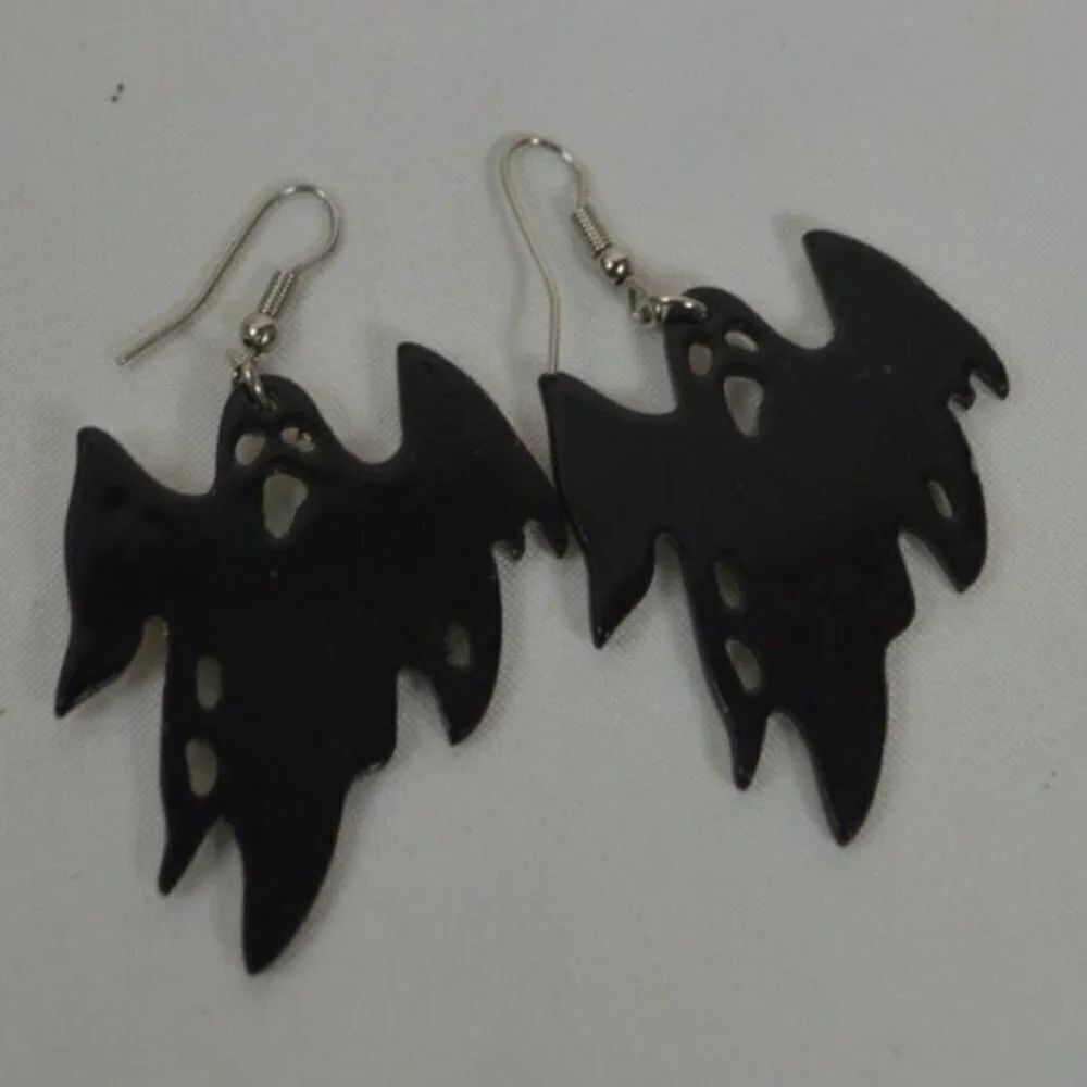 Spooky Ghost Halloween Piereced Pearlized Earrings
